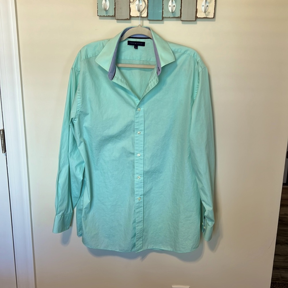 Tommy Hilfiger Men’s Dress Shirt / Size 16-1/2 (34-35) / Color Seafoam Green